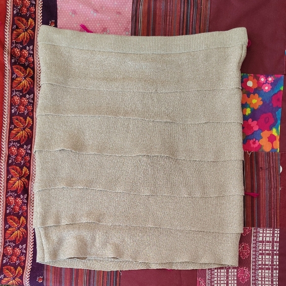 BCBGMaxAzria Dresses & Skirts - BCBGMaxAzria Metallic Gold Tiered Mini Skirt